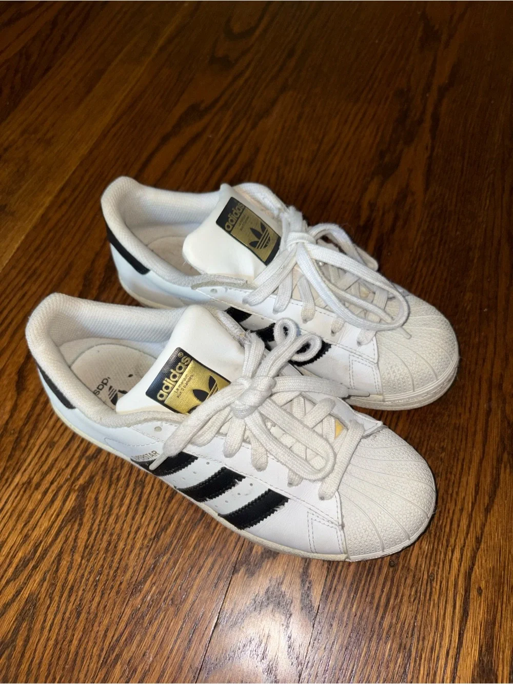 Adidas Superstar Sneakers Size 6 - Picture 2 of 7